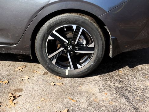 New 2025 Nissan Sentra SV w/ Trunk Package image 9