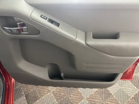 Used 2015 Nissan Frontier SV RWD image 23