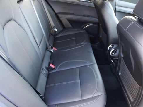 Used 2022 Alfa Romeo Stelvio Ti image 31