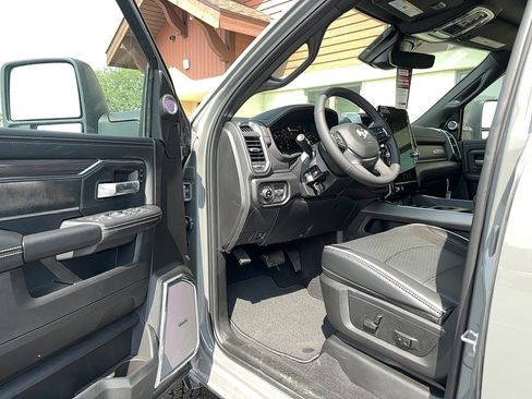 New 2026 RAM 2500 Laramie AWD/4WD image 23
