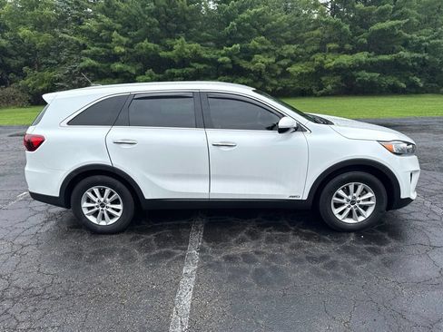 Used 2019 Kia Sorento AWD image 2