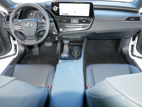 Used 2025 Lexus ES 300h w/ Premium Package image 26