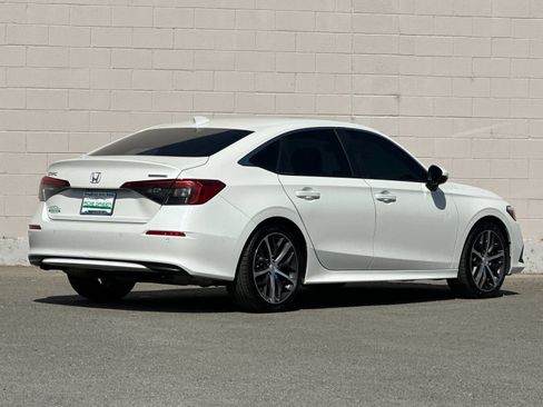Used 2024 Honda Civic Touring image 3