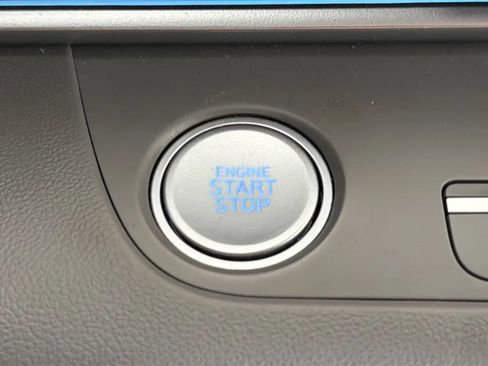 Used 2024 Hyundai Elantra SEL FWD image 28