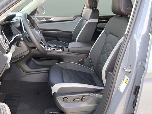New 2026 Volkswagen Atlas Peak Edition AWD/4WD image 12