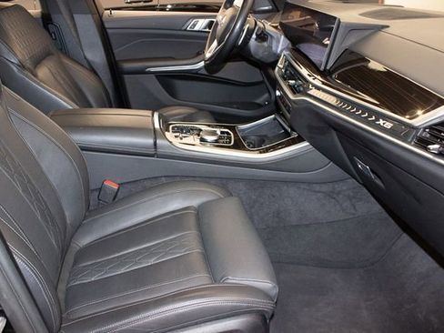 Used 2025 BMW X5 xDrive50e image 10