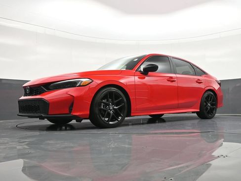 Used 2025 Honda Civic Sport image 25