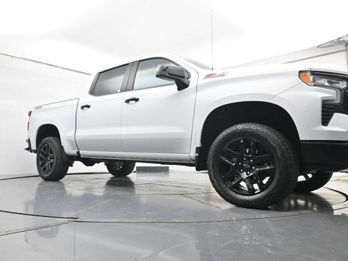 Used 2025 Chevrolet Silverado 1500 LT Trail Boss AWD/4WD image 18