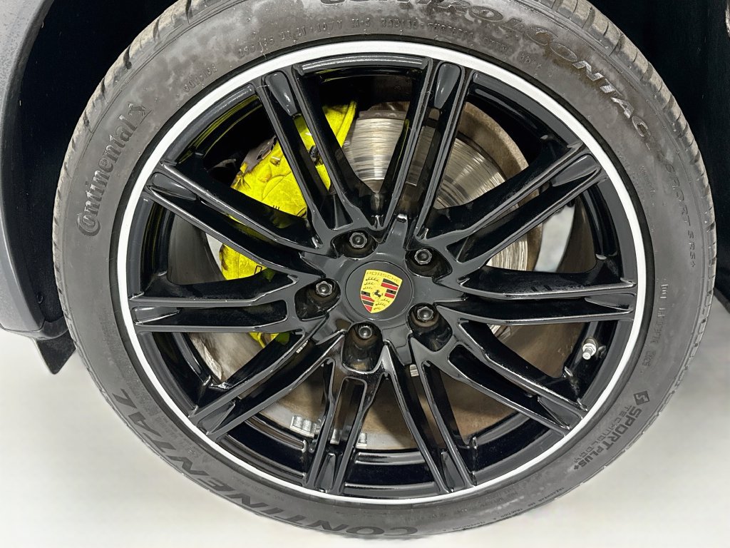 Used 2016 Porsche Cayenne S AWD/4WD image 30