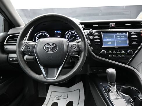 Used 2020 Toyota Camry LE FWD image 13