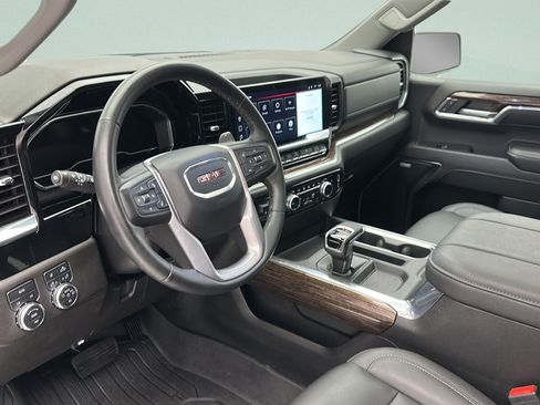 Used 2024 GMC Sierra 1500 Elevation w/ Elevation Premium Package AWD/4WD image 15