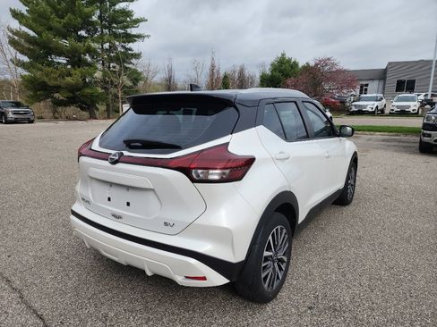 Used 2024 Nissan Kicks SV image 7