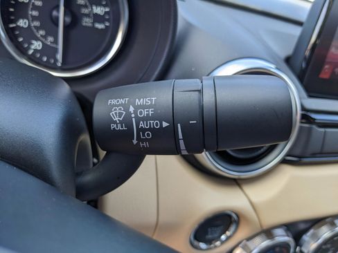 Used 2020 MAZDA MX-5 Miata RF Grand Touring RWD image 27