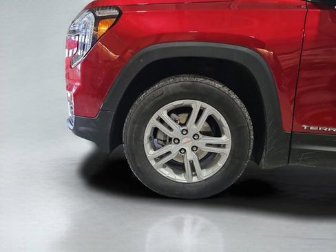 Used 2023 GMC Terrain SLE w/ Driver Convenience Package image 17
