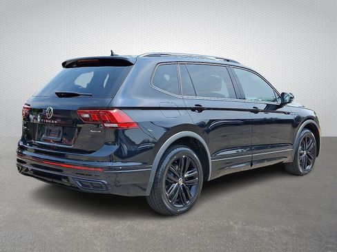 Used 2022 Volkswagen Tiguan SE R-Line AWD/4WD image 6