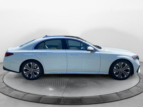 New 2026 Mercedes-Benz E 350 4MATIC Sedan image 8