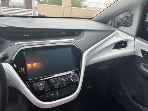 Used 2020 Chevrolet Bolt Premier w/ Infotainment Package FWD image 6
