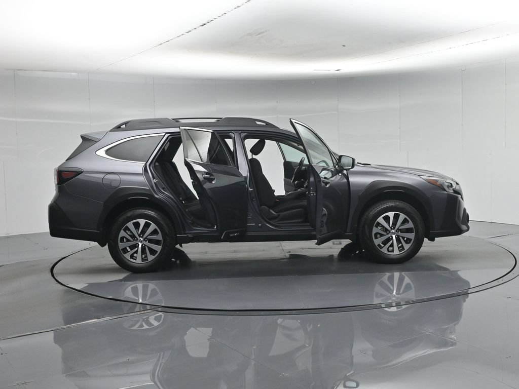 Used 2024 Subaru Outback Premium AWD/4WD image 5