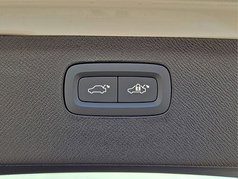 New 2026 Volvo XC90 B6 Ultra image 14