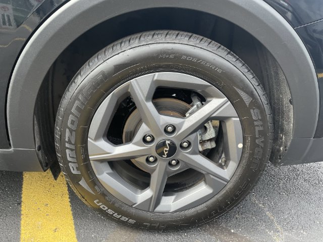 Used 2025 Kia K4 FWD image 29