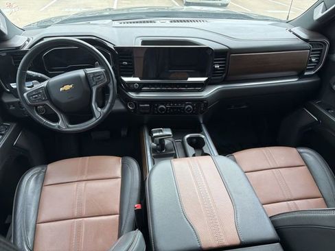 Used 2024 Chevrolet Silverado 1500 High Country w/ High Country Premium Package image 7