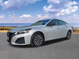 Used 2024 Nissan Altima 2.5 SV image 1