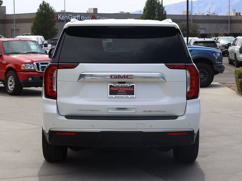 Used 2022 GMC Yukon Denali w/ Denali Ultimate Package AWD/4WD image 5