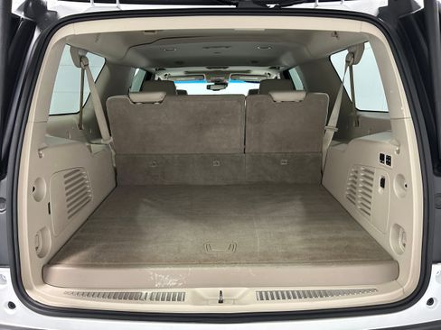 Used 2017 GMC Yukon XL Denali image 35