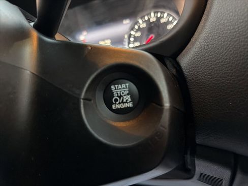 Certified 2022 Jeep Renegade Latitude w/ Convenience Group image 33