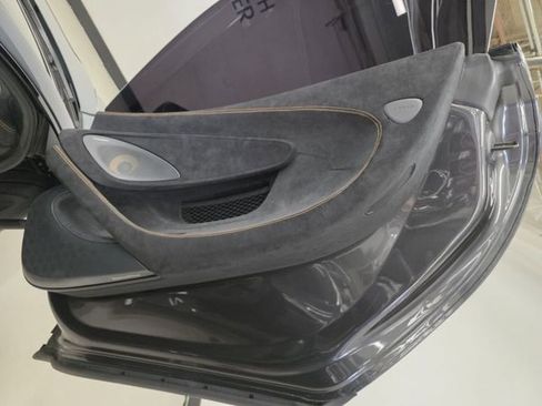 Used 2020 McLaren 600LT Spider image 17