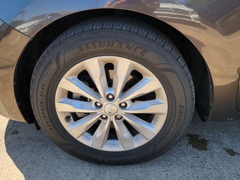 Used 2015 Kia Sedona EX w/ EX Premium Package FWD image 36