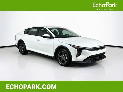 Used 2025 Kia K4 FWD image 1
