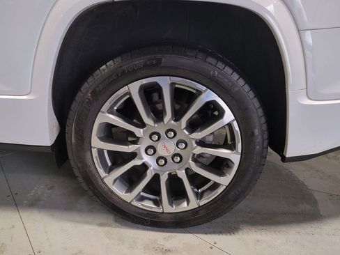 Used 2022 GMC Acadia Denali w/ Denali Ultimate Package image 14