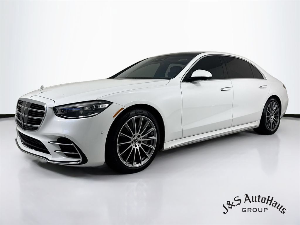 Used 2025 Mercedes-Benz S 580 4MATIC Sedan w/ AMG Line Package image 3