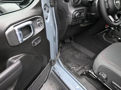 New 2026 Jeep Gladiator Rubicon AWD/4WD image 8