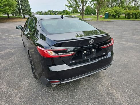 Used 2025 Toyota Camry SE FWD image 3