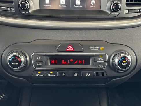 Used 2019 Kia Sorento LX image 15