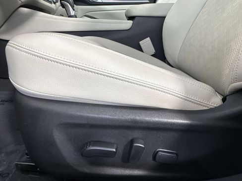 Used 2024 Nissan Altima 2.5 SL FWD image 22