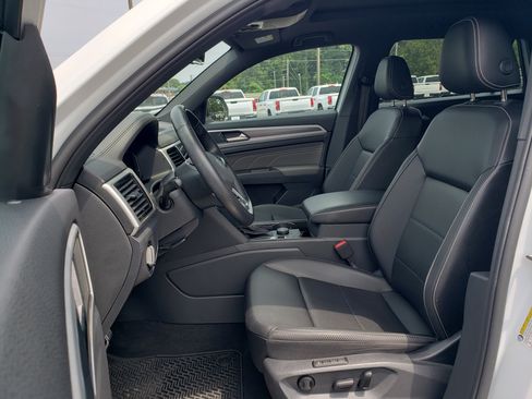 Used 2023 Volkswagen Atlas Cross Sport SEL AWD/4WD image 28