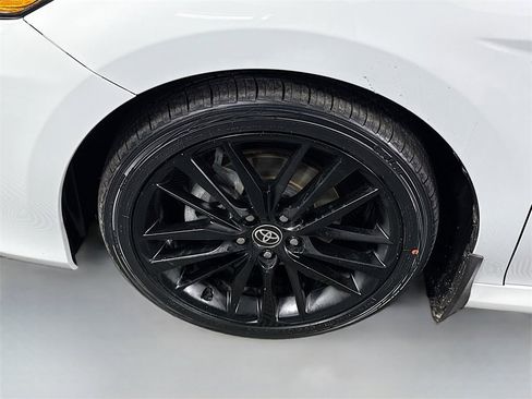 Certified 2022 Toyota Camry LE image 33