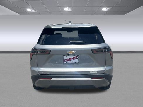 Used 2025 Chevrolet Equinox LT FWD image 4