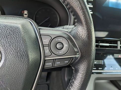 Used 2019 Toyota Avalon XLE w/ Moonroof Package image 17