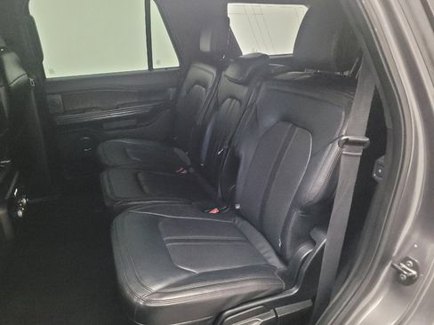 Used 2018 Ford Expedition Limited RWD image 18