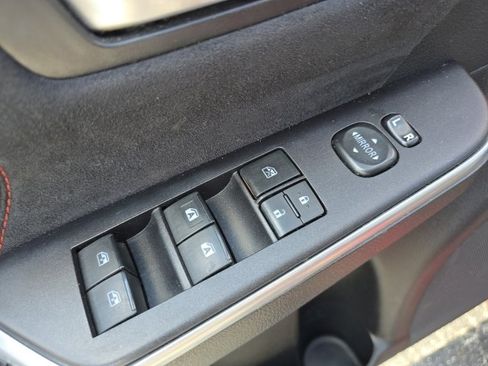 Used 2017 Toyota Camry XSE w/ Moonroof Package image 16