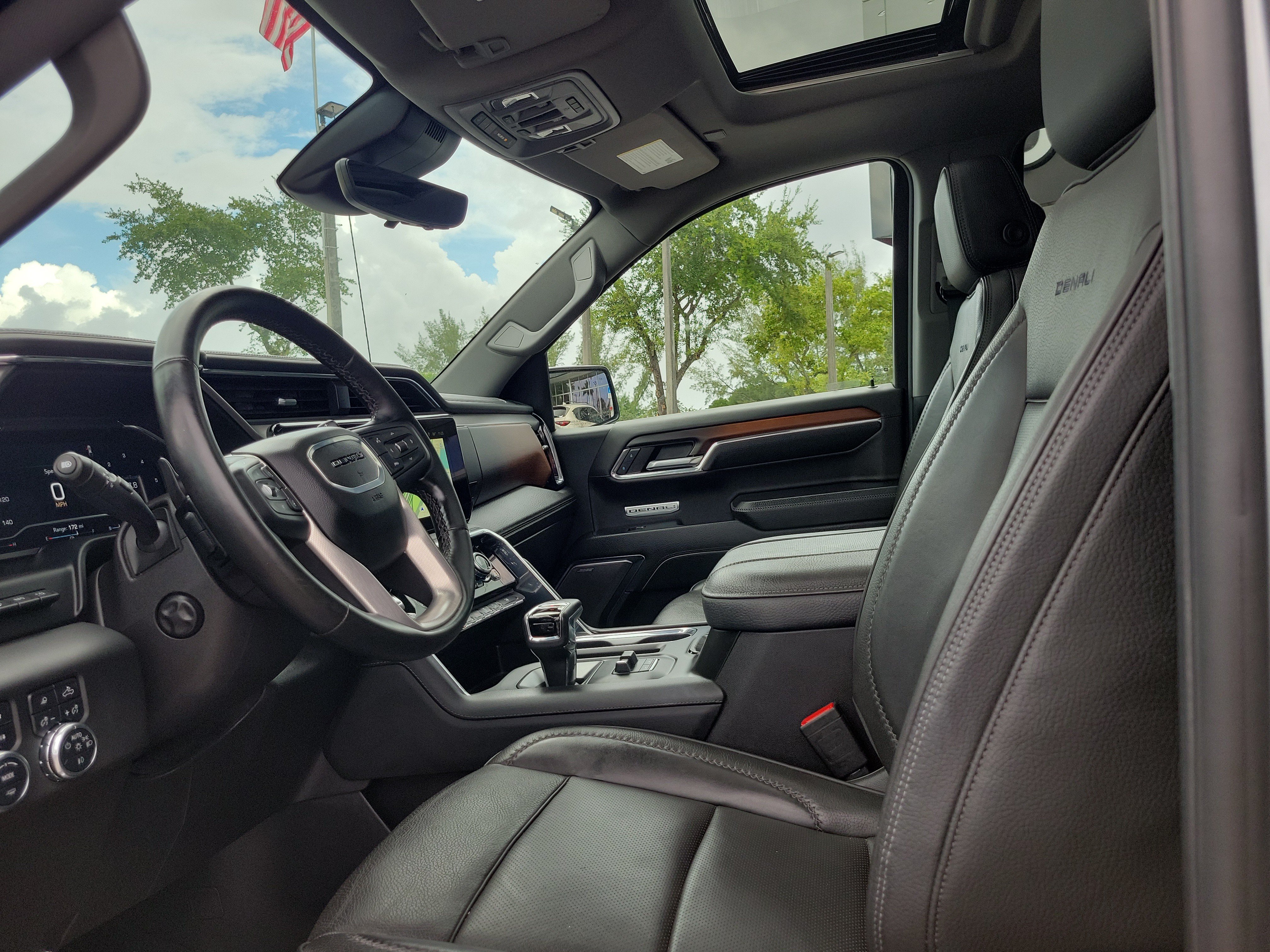 Used 2024 GMC Sierra 1500 Denali w/ Denali Reserve Package AWD/4WD image 12