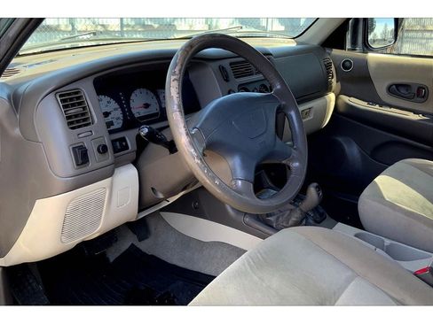 Used 2004 Mitsubishi Montero Sport XLS image 16