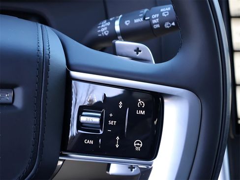 New 2026 Land Rover Range Rover SE image 30