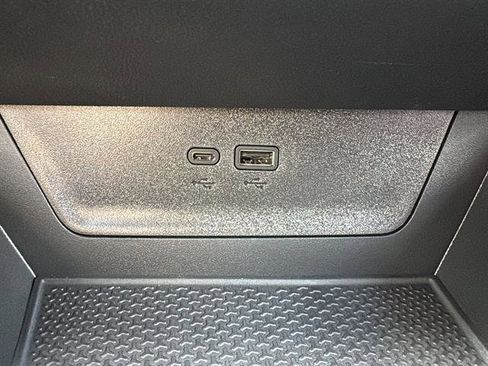 New 2026 Chevrolet Equinox LT w/ Convenience Package II FWD image 34