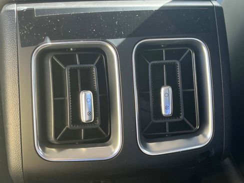 New 2025 Kia Sorento S image 19