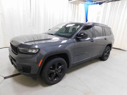 Used 2022 Jeep Grand Cherokee L Laredo image 17